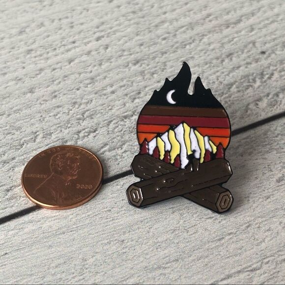 Camp Fire Enamel Pin/ Brooch Lapel - Picture 3 of 6